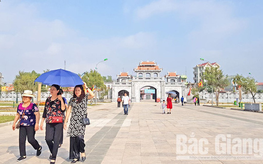 Ngành VHTTDL Bắc Giang góp phần chung tay bảo vệ môi trường tại các khu du lịch, khu di tích