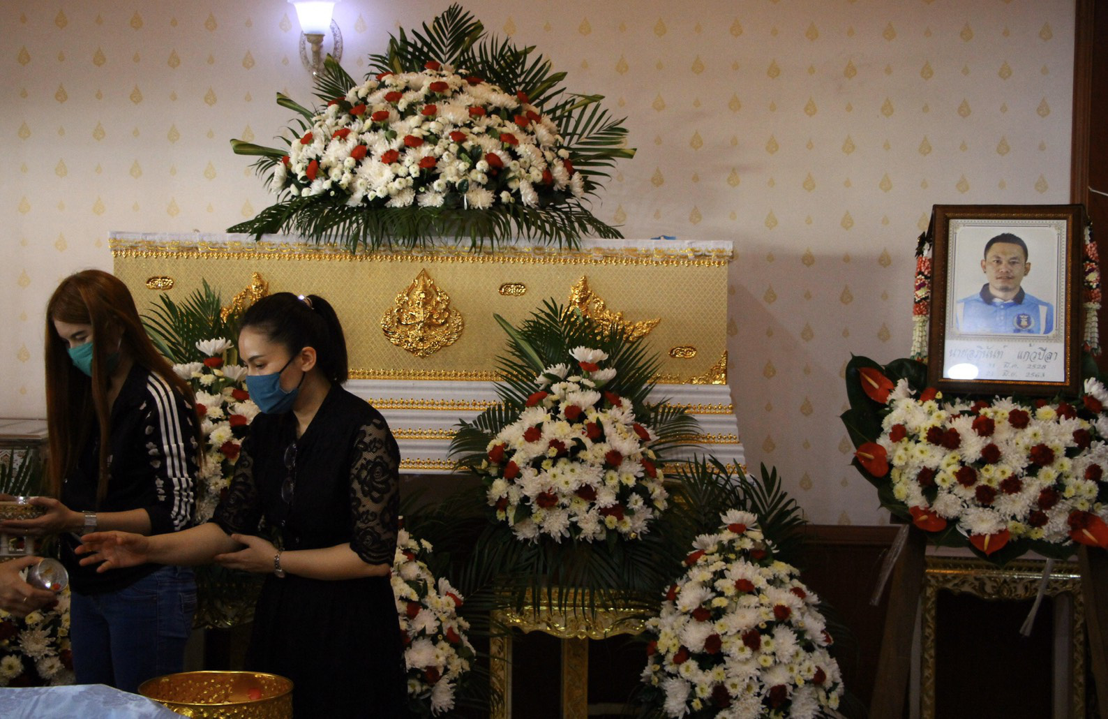 Đau lòng cựu cầu thủ Thái Lan đột ngột qua đời vì tai nạn thảm khốc: Thủ phạm bỏ trốn khỏi hiện trường, gia đình vẫn chưa hết sốc  - Ảnh 2.
