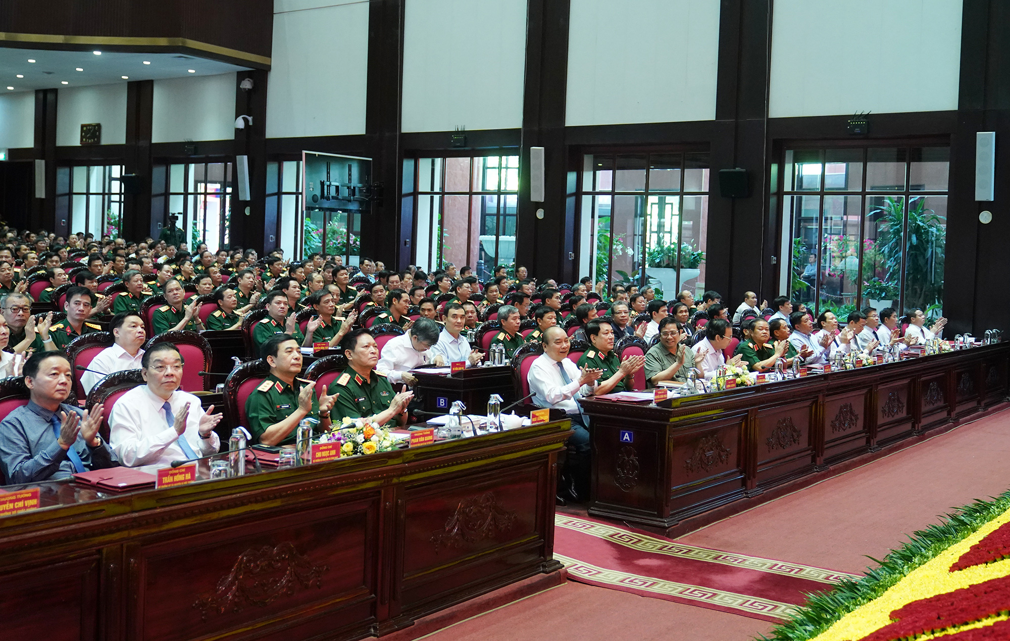 Thủ tướng: Thành công bước đầu trong phòng chống dịch COVID-19 có đóng góp quan trọng của Quân đội nhân dân Việt Nam - Ảnh 1.