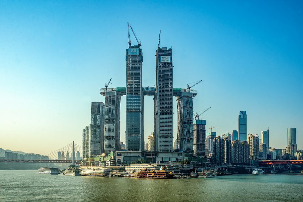 Trung Quốc ra mắt toà nhà nằm ngang cao nhất thế giới, lập tức dính nghi án “đạo nhái” một công trình nổi tiếng khác của Singapore? - Ảnh 2.