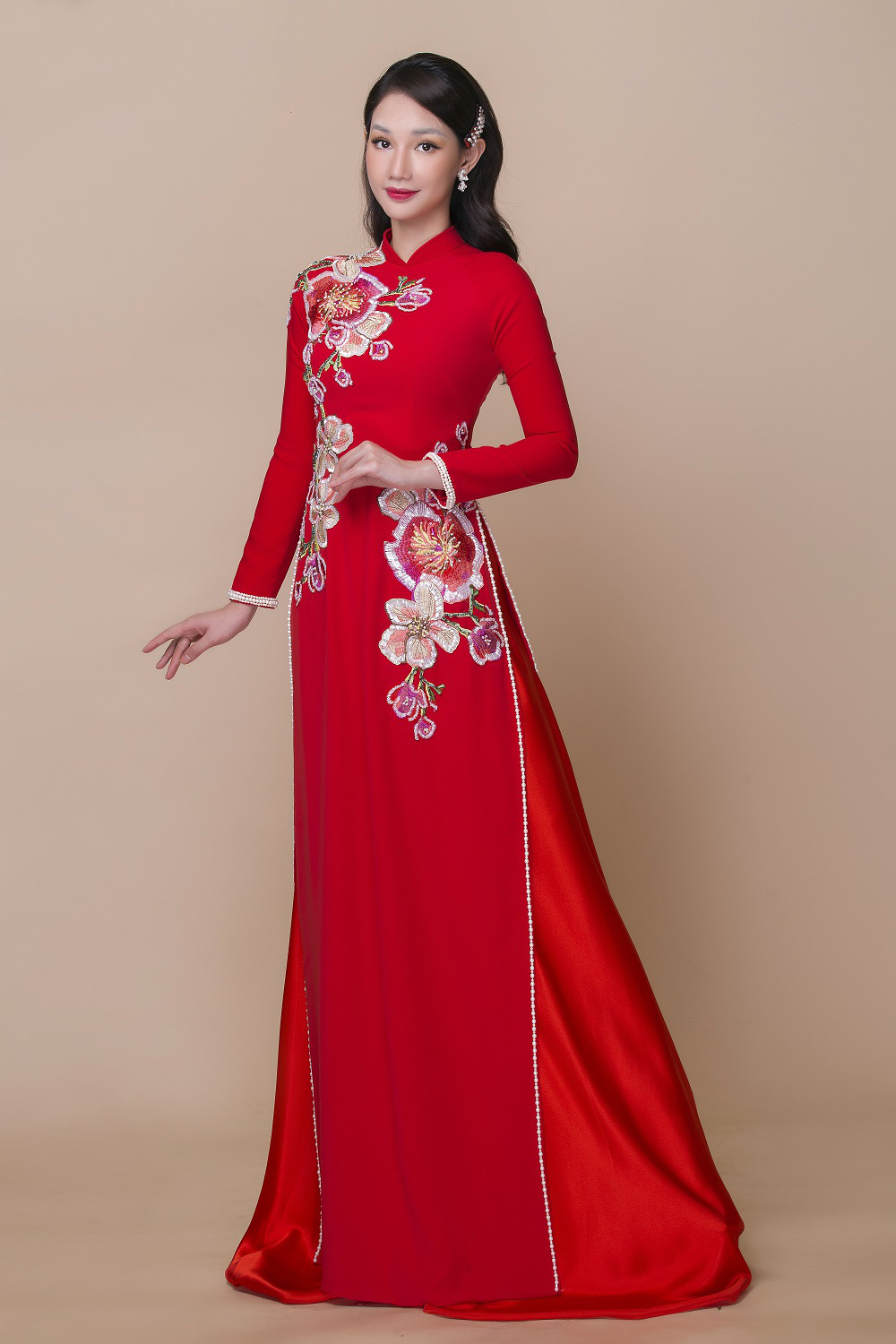 Hot girl Quỳnh Chi xinh đẹp khi diện áo dài cưới - Ảnh 7.