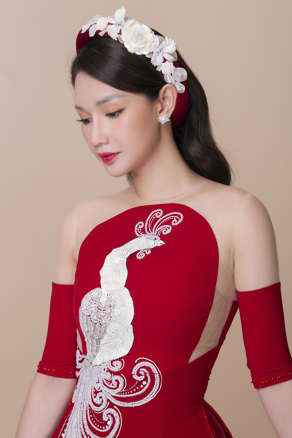 Hot girl Quỳnh Chi xinh đẹp khi diện áo dài cưới - Ảnh 5.