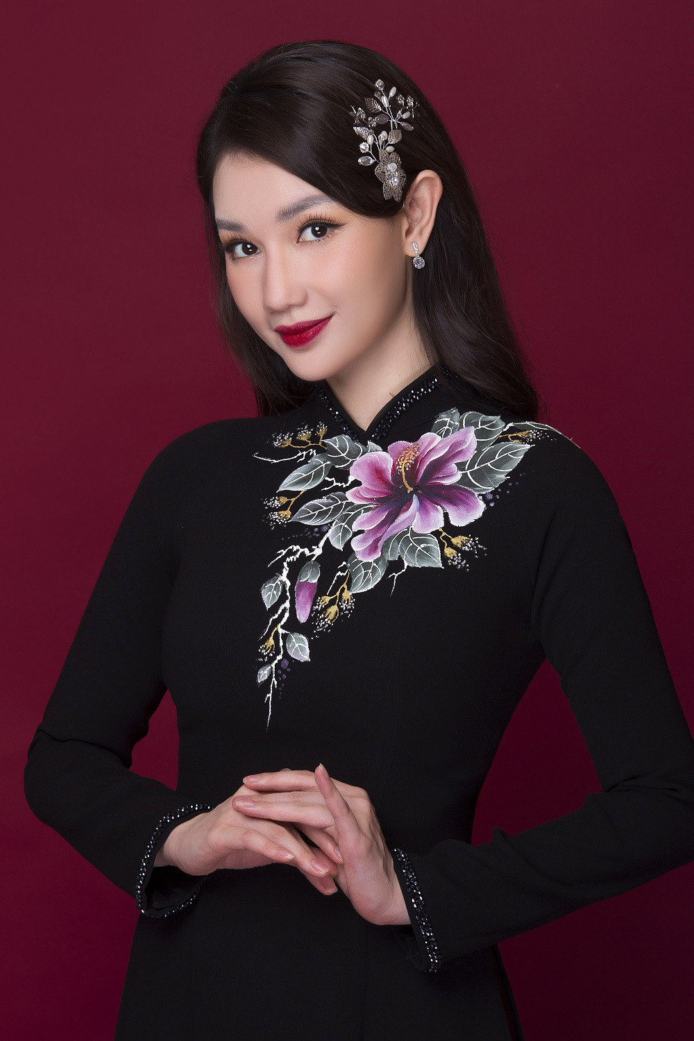 Hot girl Quỳnh Chi xinh đẹp khi diện áo dài cưới - Ảnh 3.