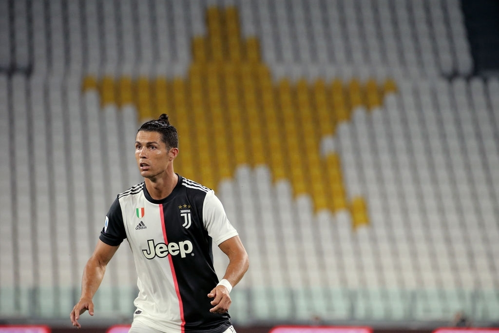 Ronaldo lại tỏa sáng rực rỡ, in dấu giày trong 3 bàn thắng giúp Juventus tiến gần hơn tới ngôi vô địch Serie A - Ảnh 1.