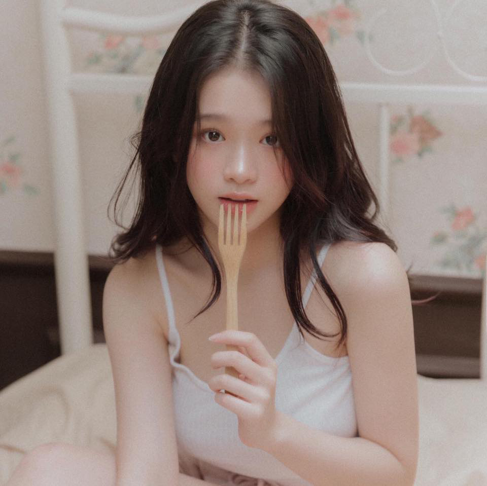 Khoe ảnh mặc áo tắm gợi cảm, Linh Ka được fan vào khen nức nở Tâm hồn to tròn và đẹp quá - Ảnh 4.