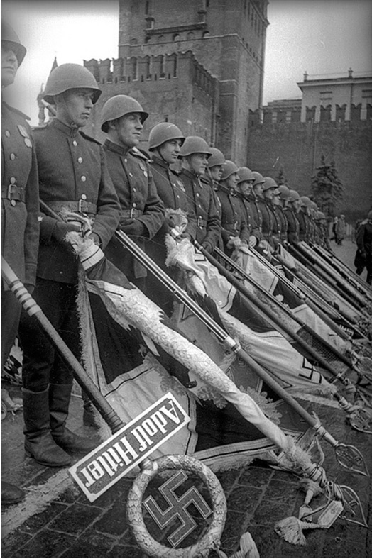 1 tháng chuẩn bị, ngày trọng đại mưa xối xả: Lễ duyệt binh Ngày Chiến thắng hoành tráng nhất lịch sử Liên Xô - Ảnh 7.