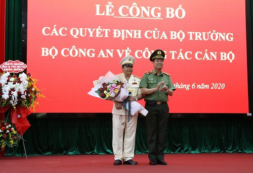 Trao quyết định bổ nhiệm Giám đốc Công an tỉnh Gia Lai, Phú Yên - Ảnh 1.