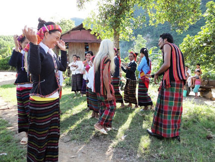 Tổ chức truyền dạy văn hóa phi vật thể cho dân tộc Phù Lá và dân tộc La Chí - Ảnh 1.