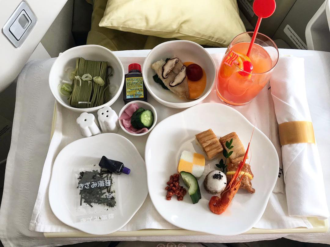 Những hãng hàng không có suất ăn máy bay còn “xịn” hơn nhà hàng 5 sao, 1 cái tên của Việt Nam cũng góp mặt trong danh sách - Ảnh 23. Những hãng hàng không có suất ăn máy bay còn “xịn” hơn nhà hàng 5 sao, 1 cái tên của Việt Nam cũng góp mặt trong danh sách - Ảnh 23.