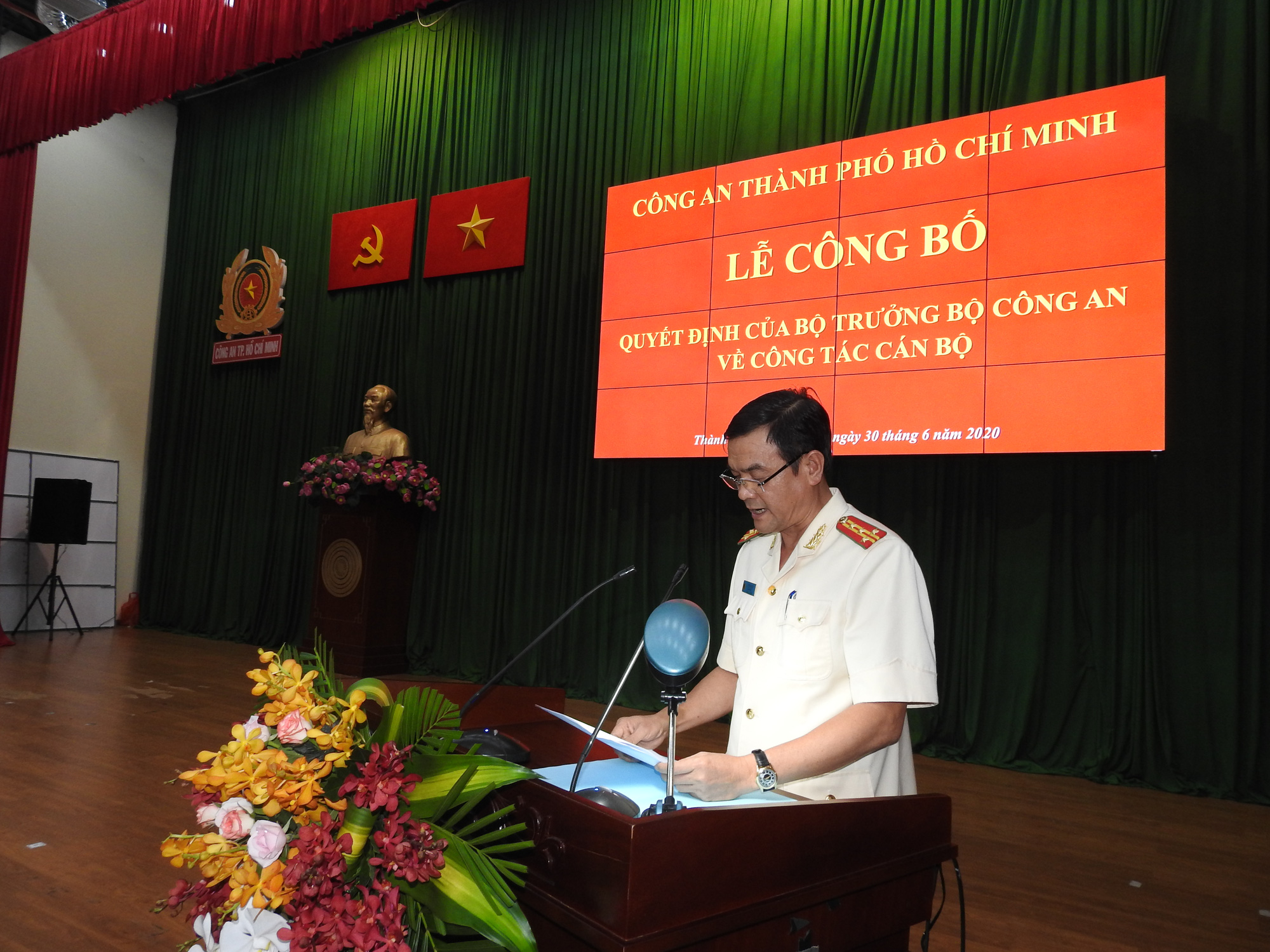 Đại tá Lê Hồng Nam, tân Giám đốc Công an TP.HCM chính thức ra mắt - Ảnh 1. Đại tá Lê Hồng Nam, tân Giám đốc Công an TP.HCM chính thức ra mắt - Ảnh 1.