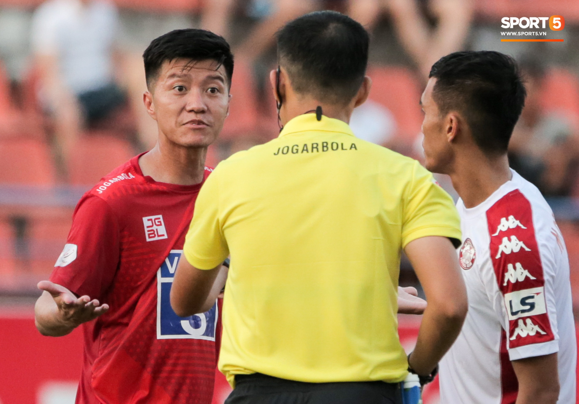 Cựu tuyển thủ Việt Nam xui học trò gây áp lực với trọng tài để đối thủ nhận thẻ phạt - Ảnh 6.