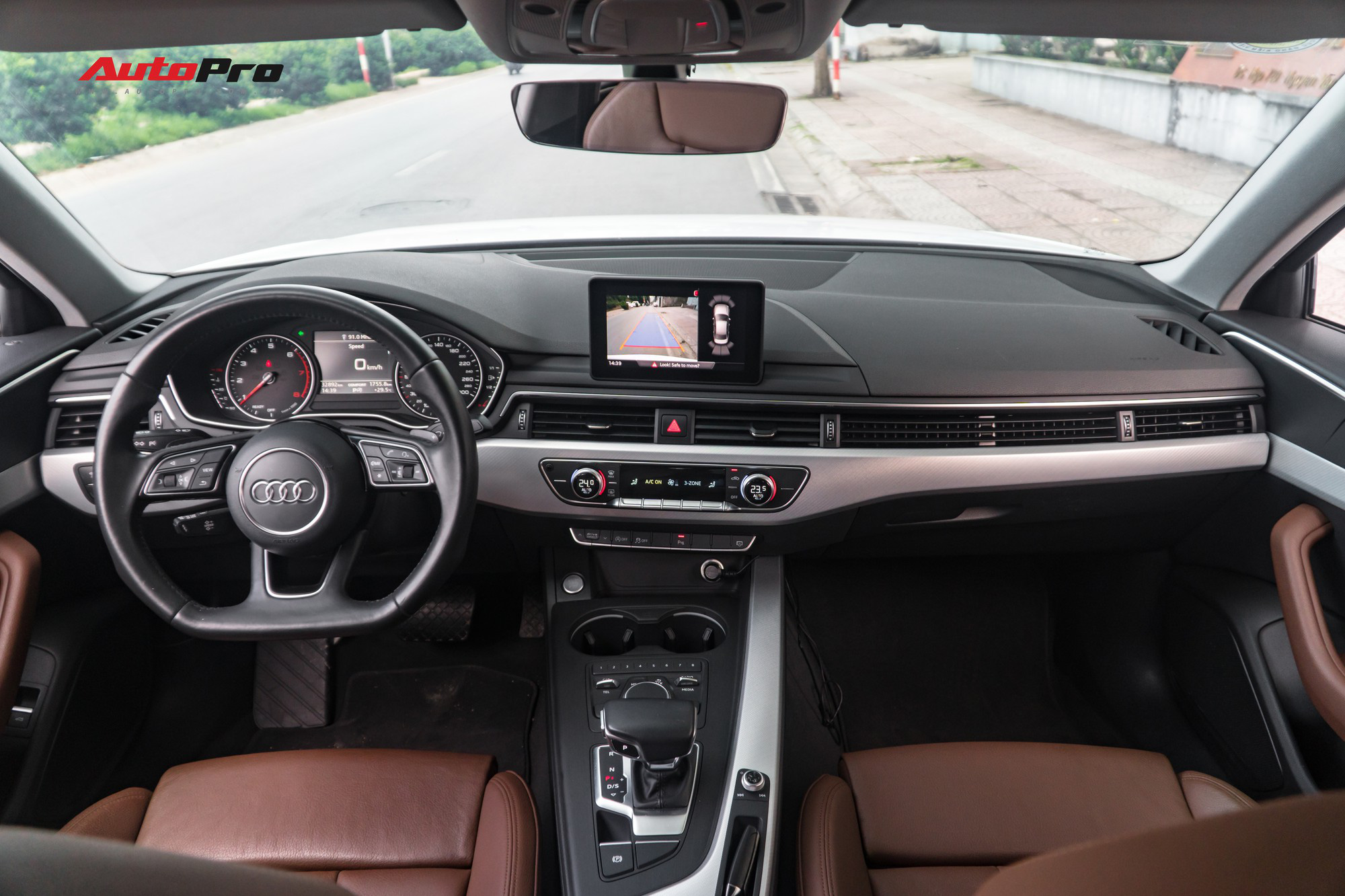 Vừa kể khổ không lâu, Midu đã rao bán Audi A4 với giá gần 1,3 tỷ đồng - Ảnh 3.