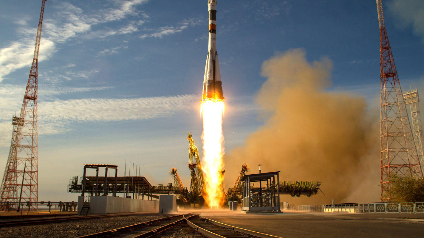 SpaceX đưa người lên vũ trụ thành công, vì sao Mỹ vẫn phải cắn răng chi 90 triệu USD cho Nga để mua suất lên ISS? - Ảnh 2.