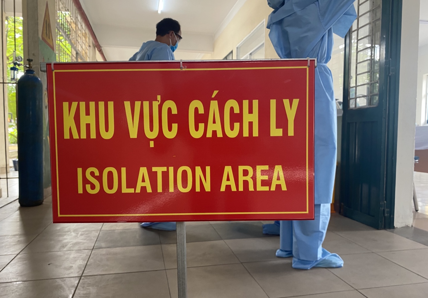 Việt Nam có thêm 1 ca mắc COIVD-19 mới, là nam bệnh nhân 18 tuổi nhập cảnh từ Campuchia về - Ảnh 1.