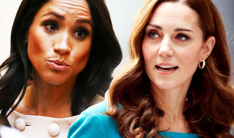 Năm lần bảy lượt bị em dâu Meghan Markle hãm hại, Công nương Kate vẫn tỏa sáng và được đánh giá cao nhờ có &quot;vũ khí bí mật&quot; - Ảnh 4.