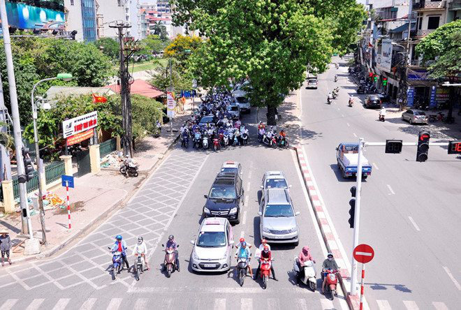 Đợt nắng nóng kéo dài kỷ lục trong 27 năm ở Bắc bộ khi nào chấm dứt? - Ảnh 1.