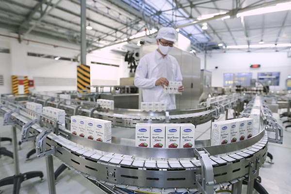 Vinamilk ký hợp đồng xuất khẩu sữa hạt và trà sữa trị giá 1,2 triệu USD sang Hàn Quốc - Ảnh 1.