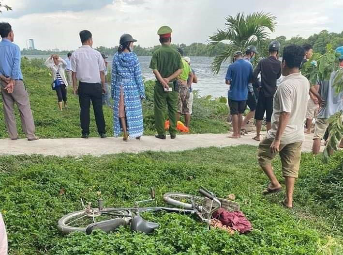 Tắm sông Hương cùng nhóm bạn, nữ sinh lớp 4 chết đuối thương tâm - Ảnh 1.