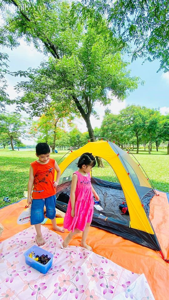 Ngay ở trung tâm Hà Nội có 1 công viên rộng mênh mông, đầy cây xanh - điểm dã ngoại tuyệt vời cho trẻ nhỏ - Ảnh 2.