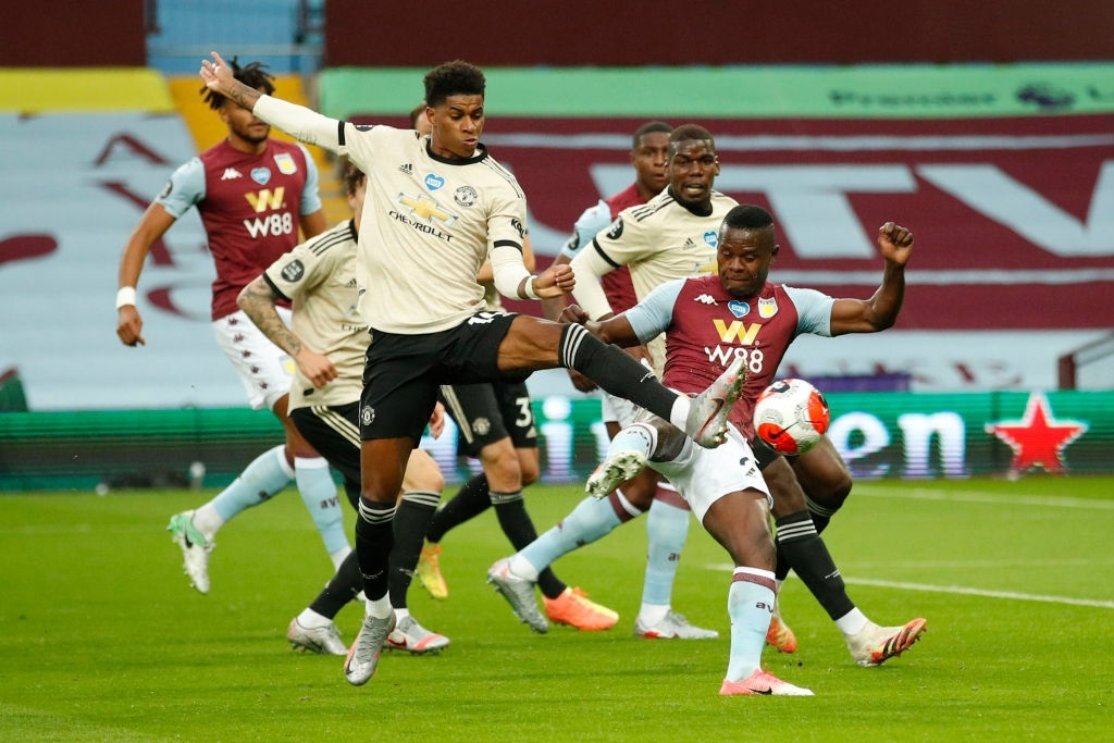 Manchester United 3-0 Aston Villa: Pogba nổ súng, Quỷ đỏ tiếp tục duy trì mạch trận bất bại - Ảnh 1.