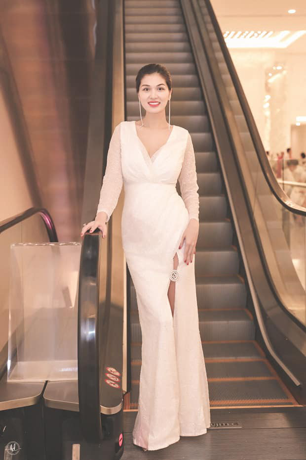 Hình ảnh nóng bỏng của Hoa hậu sinh nhiều con nhất showbiz Việt - Ảnh 3.