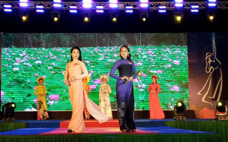 Kiên Giang: Hội thi Văn nghệ và trình diễn trang phục áo dài Việt Nam - thành phố Rạch Giá năm 2020