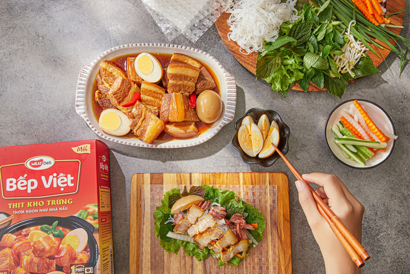 Tuyệt chiêu giúp các mẹ nội trợ có món thịt kho trứng vừa thơm ngon đậm đà, vừa tiết kiệm thời gian - Ảnh 1.