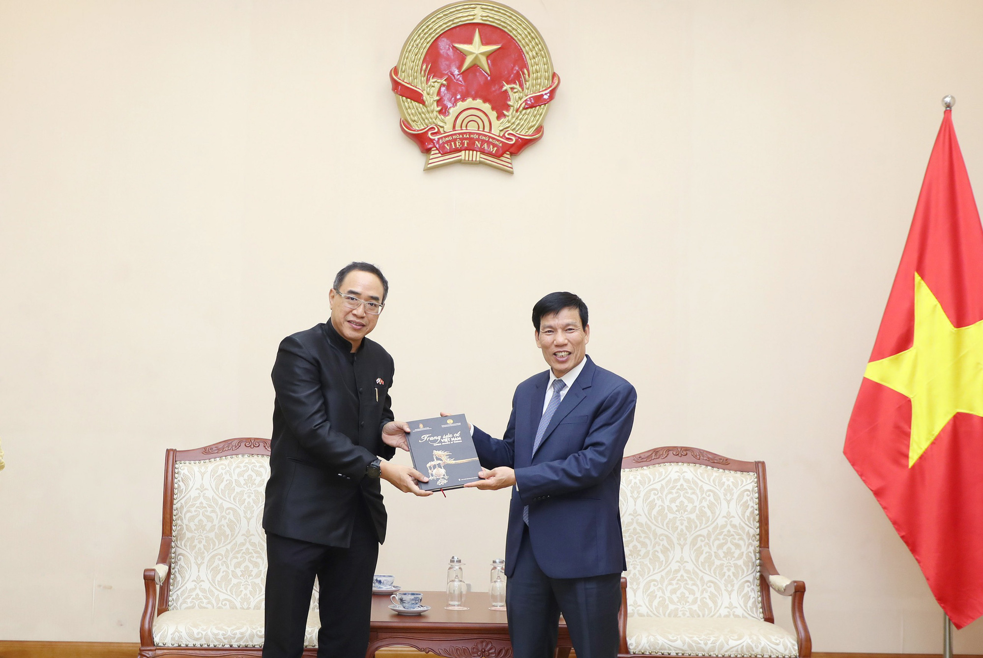 Bộ trưởng Nguyễn Ngọc Thiện tiếp và làm việc với Đại sứ Thái Lan tại Việt Nam - Ảnh 2.