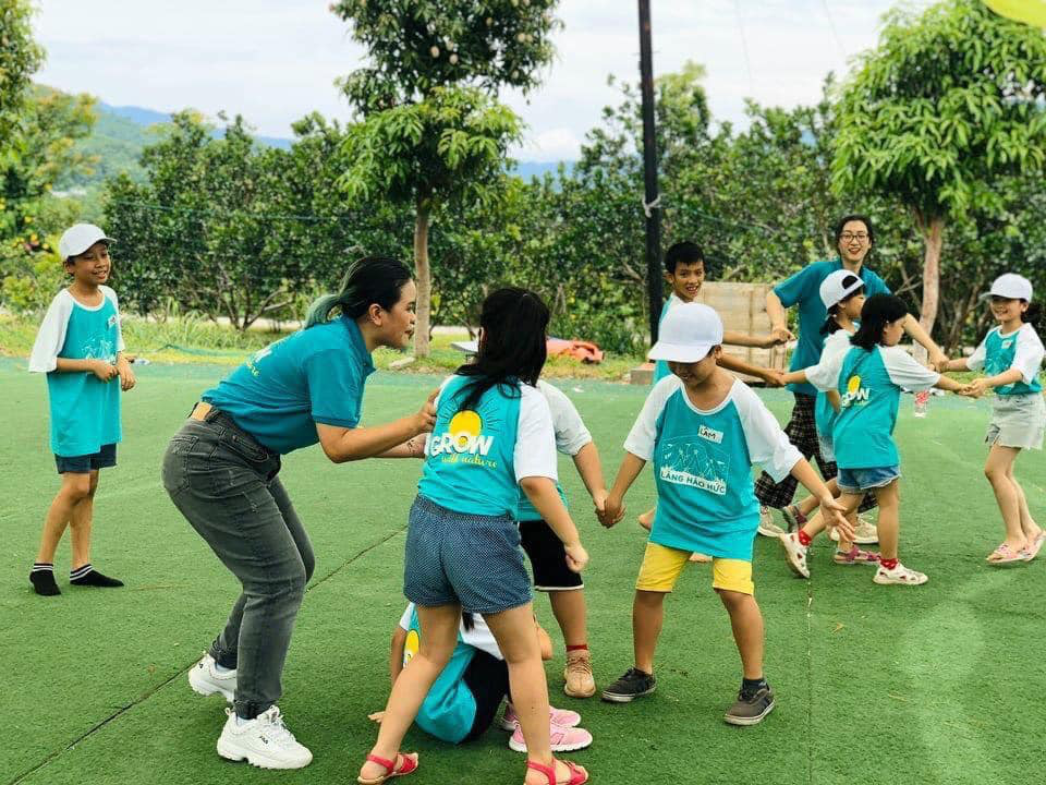 Xu hướng trại hè năm nay: Vừa học vừa kết hợp du lịch, cho con làm bài tập ngay trong resort 4 sao sang chảnh - Ảnh 2.