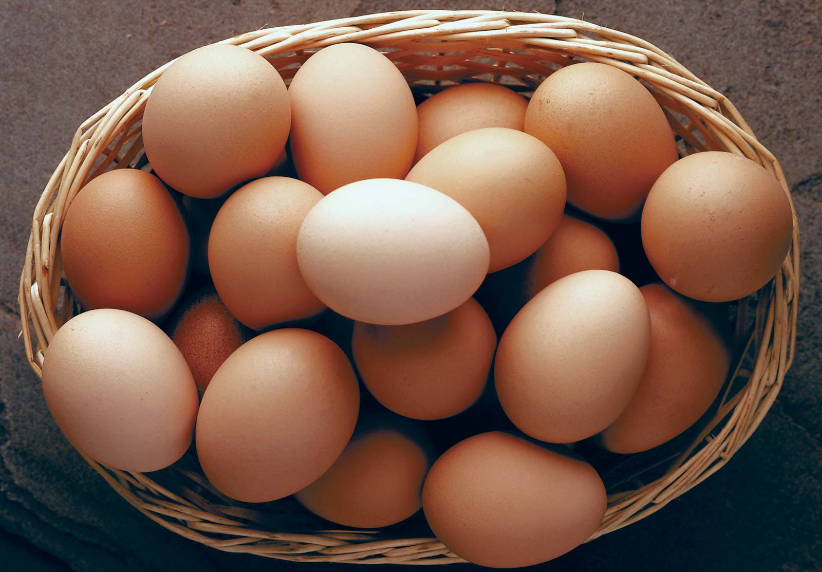 Vì sao trứng gà Mỹ bị đánh giá thấp và những sự thật đáng kinh ngạc đằng sau - Ảnh 1.