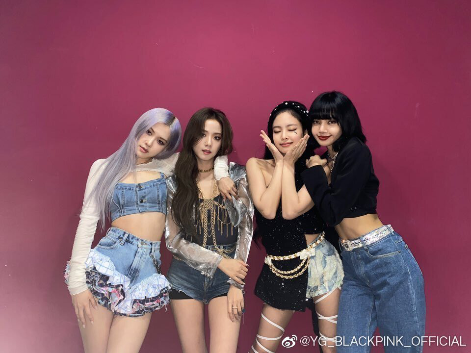 &quot;Em trai&quot; BLACKPINK chưa ra mắt đã bị chê bai nhan sắc thua kém đàn chị, còn bị so sánh &quot;bắt chước&quot; TWICE - Ảnh 4.