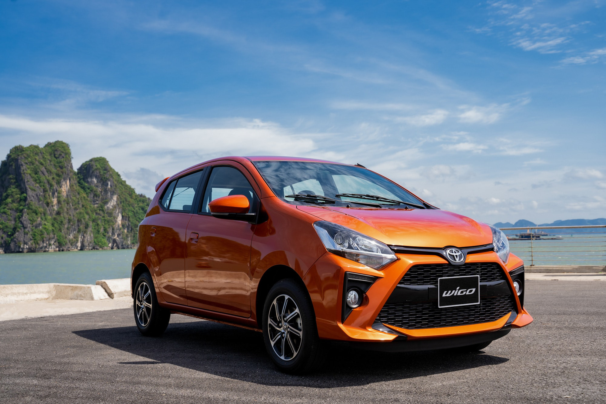 Ô tô Toyota thêm trang bị có giá 352 triệu đồng, đấu Vinfast Fadil, Hyundai Grand i10 - Ảnh 1.