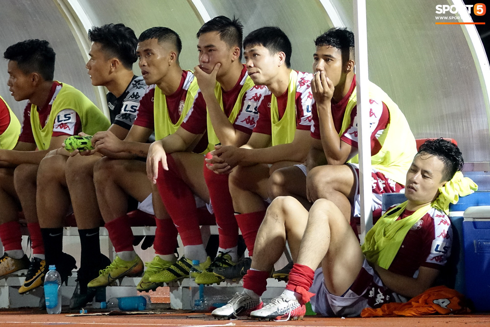Võ Huy Toàn chấn thương nặng hơn dự kiến, cố thi đấu dù không có cảm giác bóng  - Ảnh 4.
