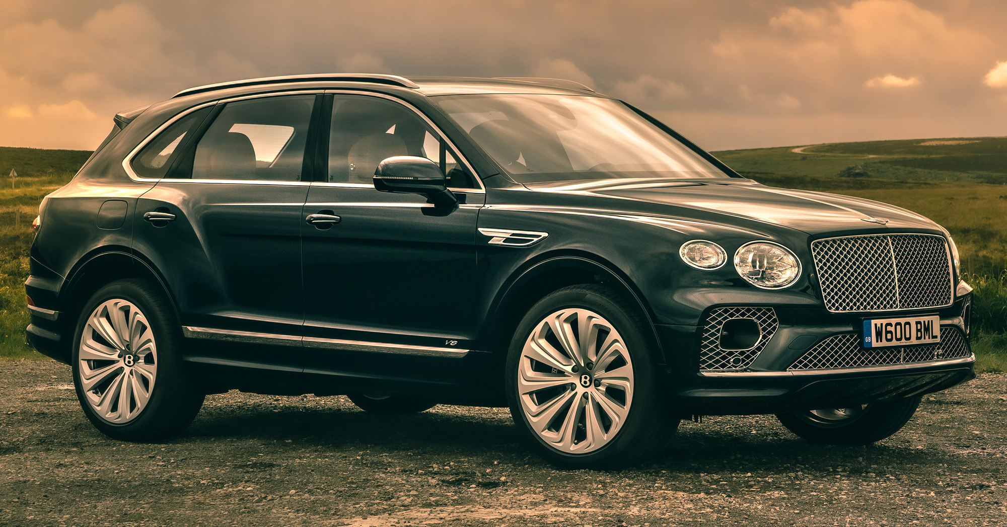 Bentayga 4 chỗ nâng cấp: Chuẩn siêu sang của Bentley lên tầm cao mới - Ảnh 1. Bentayga 4 chỗ nâng cấp: Chuẩn siêu sang của Bentley lên tầm cao mới - Ảnh 1.