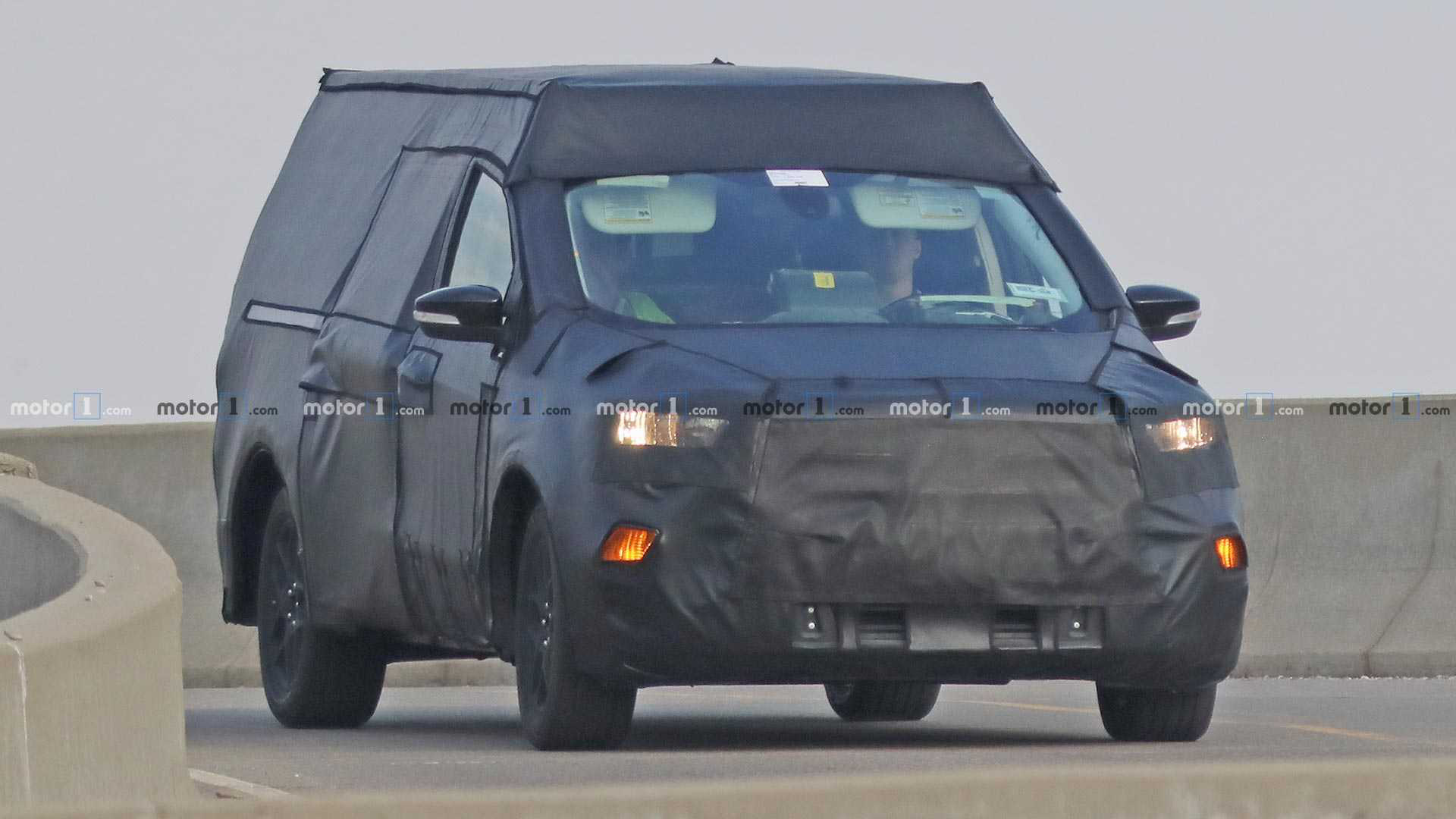 Ford hé lộ xe mới ra mắt năm sau: Maverick - Bán tải đàn em Ranger, dùng khung gầm Focus - Ảnh 2.
