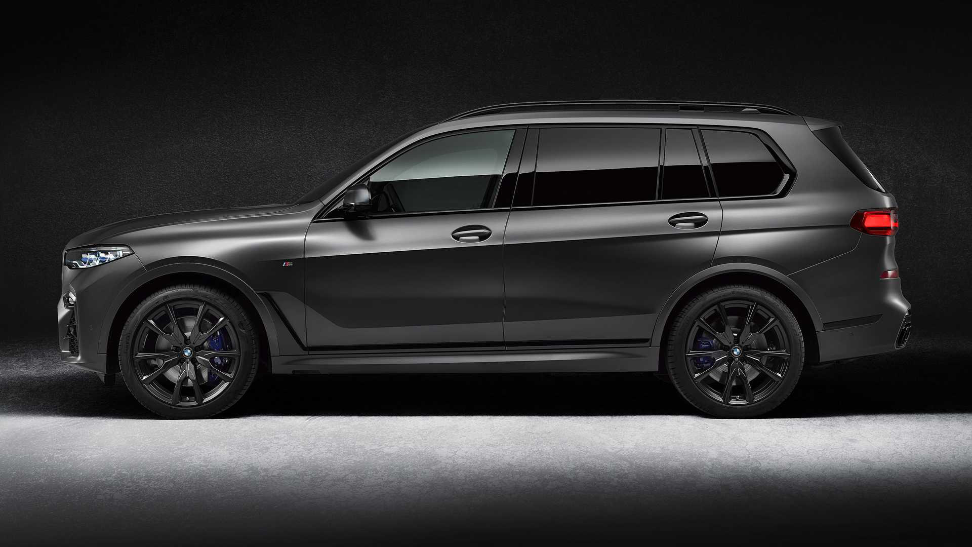 Ra mắt BMW X7 Dark Shadow Edition: Đen toàn tập, 600 xe có cơ hội cho đại gia Việt  - Ảnh 1.