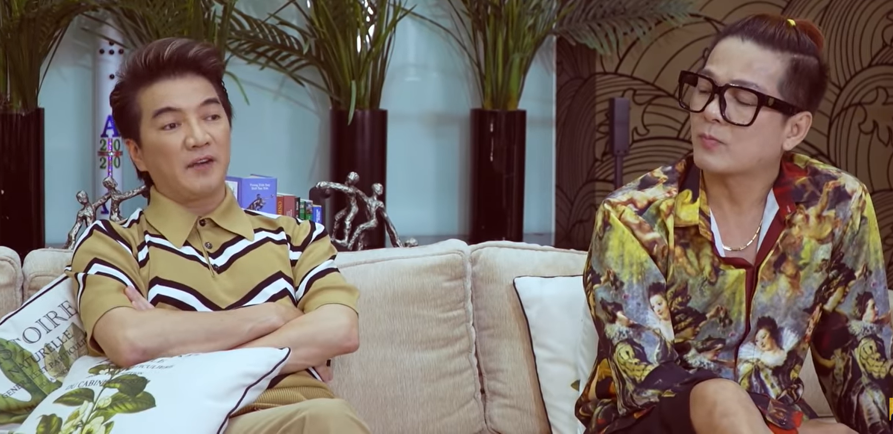 Vũ Hà bị giật mic hỏi anh có bị bê đê không và cách đáp trả sâu cay - Ảnh 3.