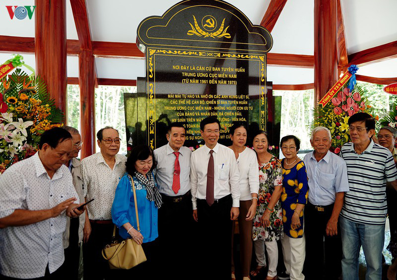 Trưởng Ban Tuyên giáo Trung ương Võ Văn Thưởng dự kỷ niệm 90 năm ngành Tuyên giáo tại Tây Ninh - Ảnh 2.