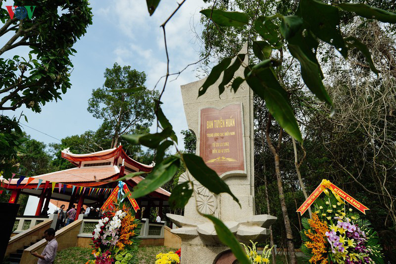 Trưởng Ban Tuyên giáo Trung ương Võ Văn Thưởng dự kỷ niệm 90 năm ngành Tuyên giáo tại Tây Ninh - Ảnh 3.