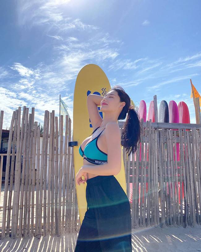 Sở hữu body bốc ná thở và vòng 1 phồn thực, hot girl vẫn được xếp vào hàng béo, lệch chuẩn nghiêm trọng vì lý do này - Ảnh 3.