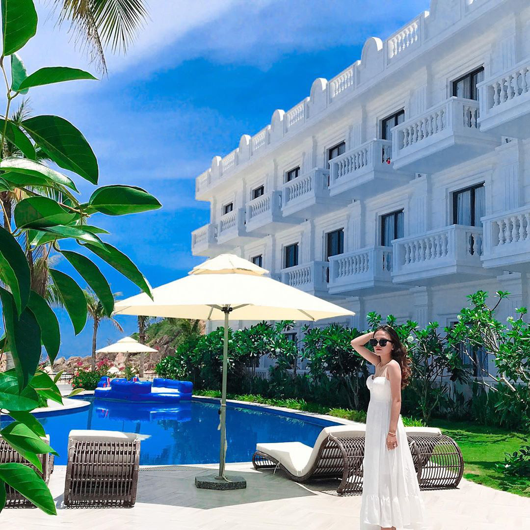 Đến Quy Nhơn chơi, đừng bỏ qua 6 resort cao cấp này để chuyến đi thêm trọn vẹn: Tận hưởng kỳ nghỉ hè sang chảnh và yên bình không thể nào quên - Ảnh 1. Đến Quy Nhơn chơi, đừng bỏ qua 6 resort cao cấp này để chuyến đi thêm trọn vẹn: Tận hưởng kỳ nghỉ hè sang chảnh và yên bình không thể nào quên - Ảnh 1.