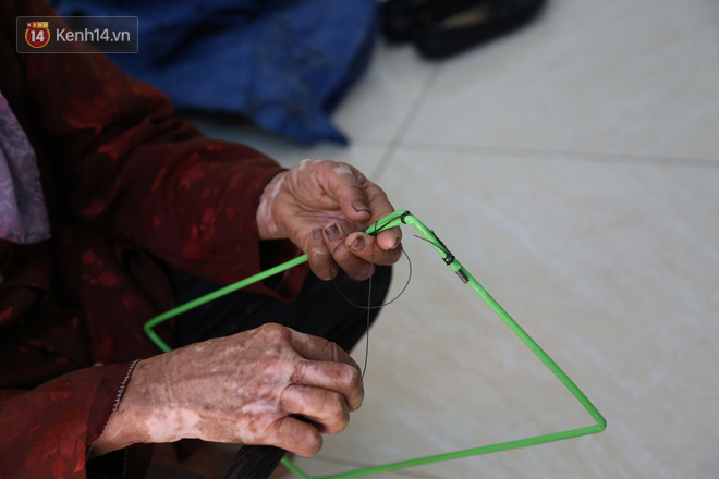 Cụ bà gần 90 tuổi ở Hà Nội hàng ngày đi cấy, đan lưới làm thú vui tao nhã: “Các cháu chưa chắc đã khoẻ bằng tôi” - Ảnh 9.
