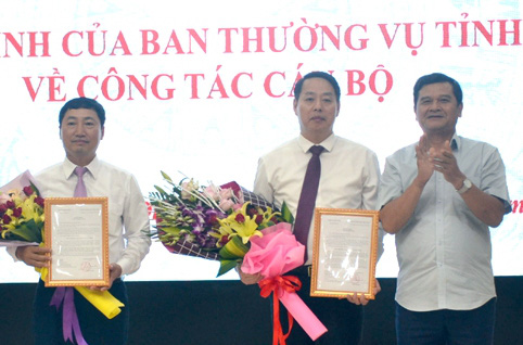 Trao quyết định nhân sự mới Điện Biên, Sơn La, Bắc Giang, Lào Cai, Tiền Giang, Trà Vinh - Ảnh 1.