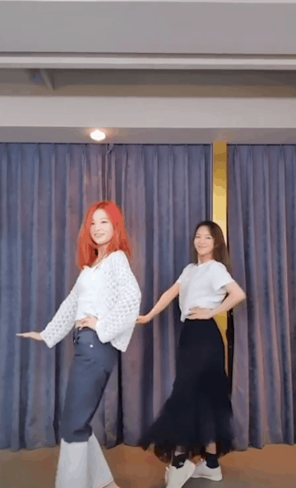 Knet trầm trồ trước kĩ năng nhảy của Hyoyeon: Cover vũ điệu mỏi tay cùng Seulgi (Red Velvet) mà còn nhảy tốt hơn chính chủ bài hát! - Ảnh 3.