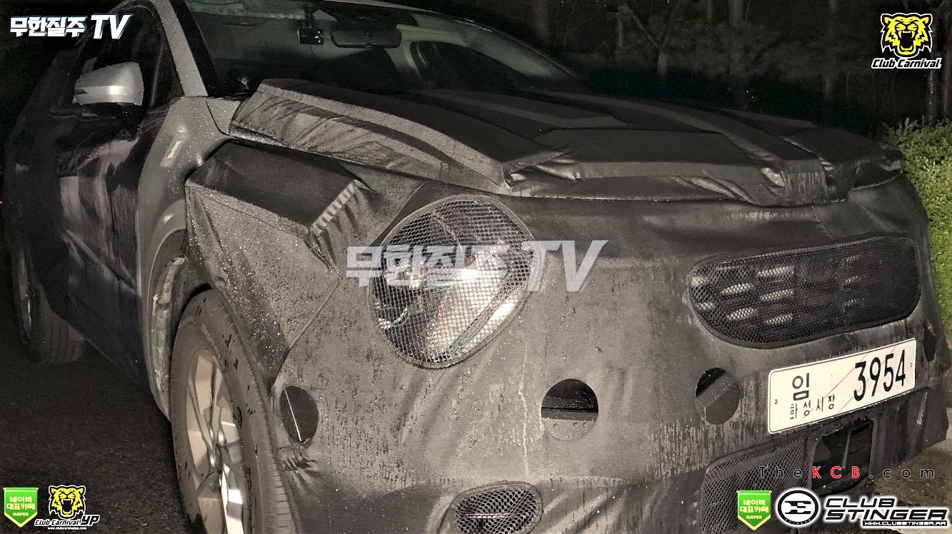 Kia Sportage thế hệ mới lần đầu lộ diện cả nội và ngoại thất: Thay đổi toàn diện để đấu Honda CR-V - Ảnh 2. Kia Sportage thế hệ mới lần đầu lộ diện cả nội và ngoại thất: Thay đổi toàn diện để đấu Honda CR-V - Ảnh 2.