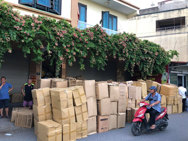 Hà Đông (Hà Nội): Thu giữ hơn 800 nghìn khẩu trang không nguồn gốc xuất xứ - Ảnh 1. Hà Đông (Hà Nội): Thu giữ hơn 800 nghìn khẩu trang không nguồn gốc xuất xứ - Ảnh 1.