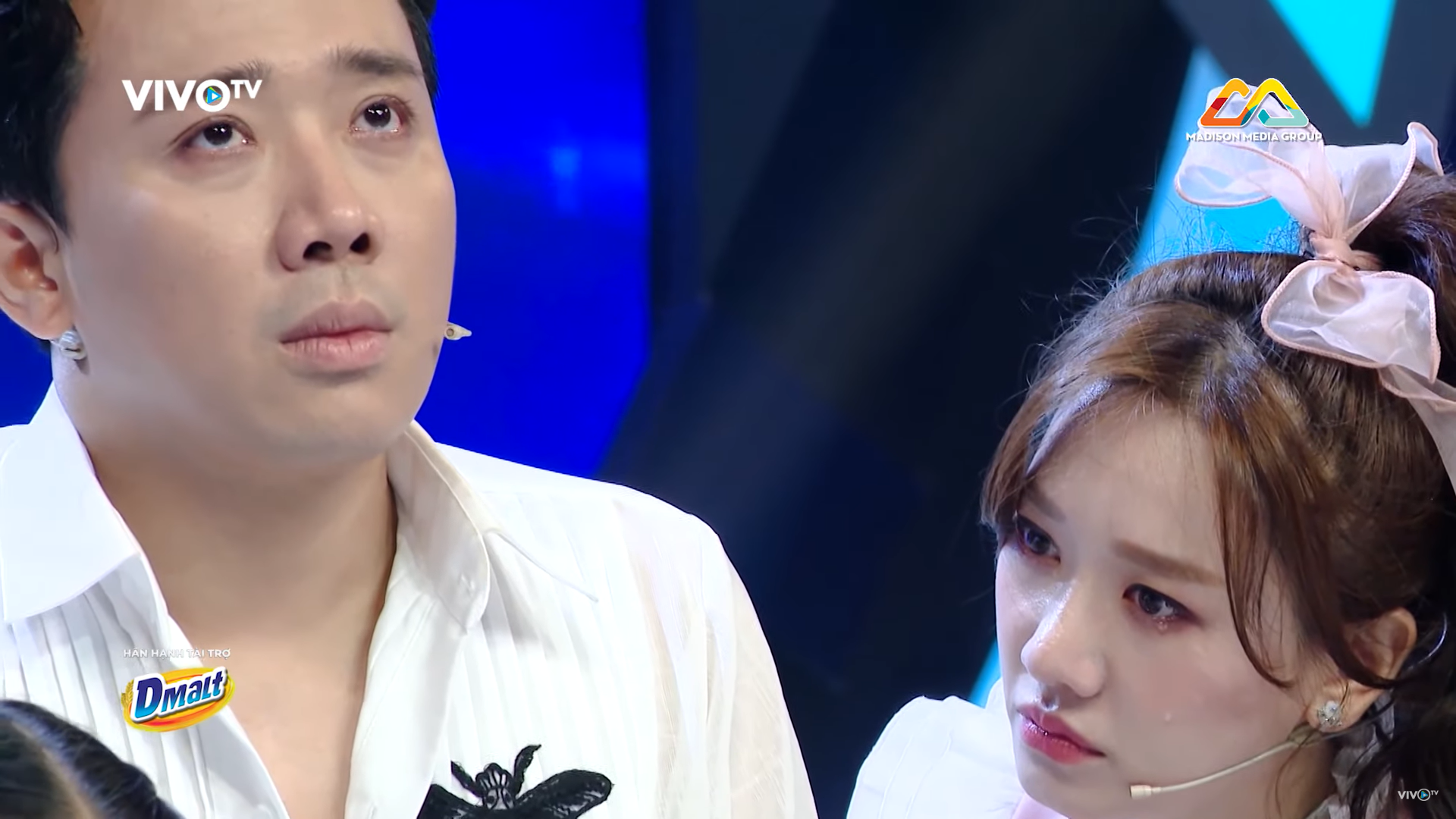 Trấn Thành khóc tặng 30 triệu cho cô bé làm nón bị cha ruồng bỏ vì sinh ra là con gái - Ảnh 5.