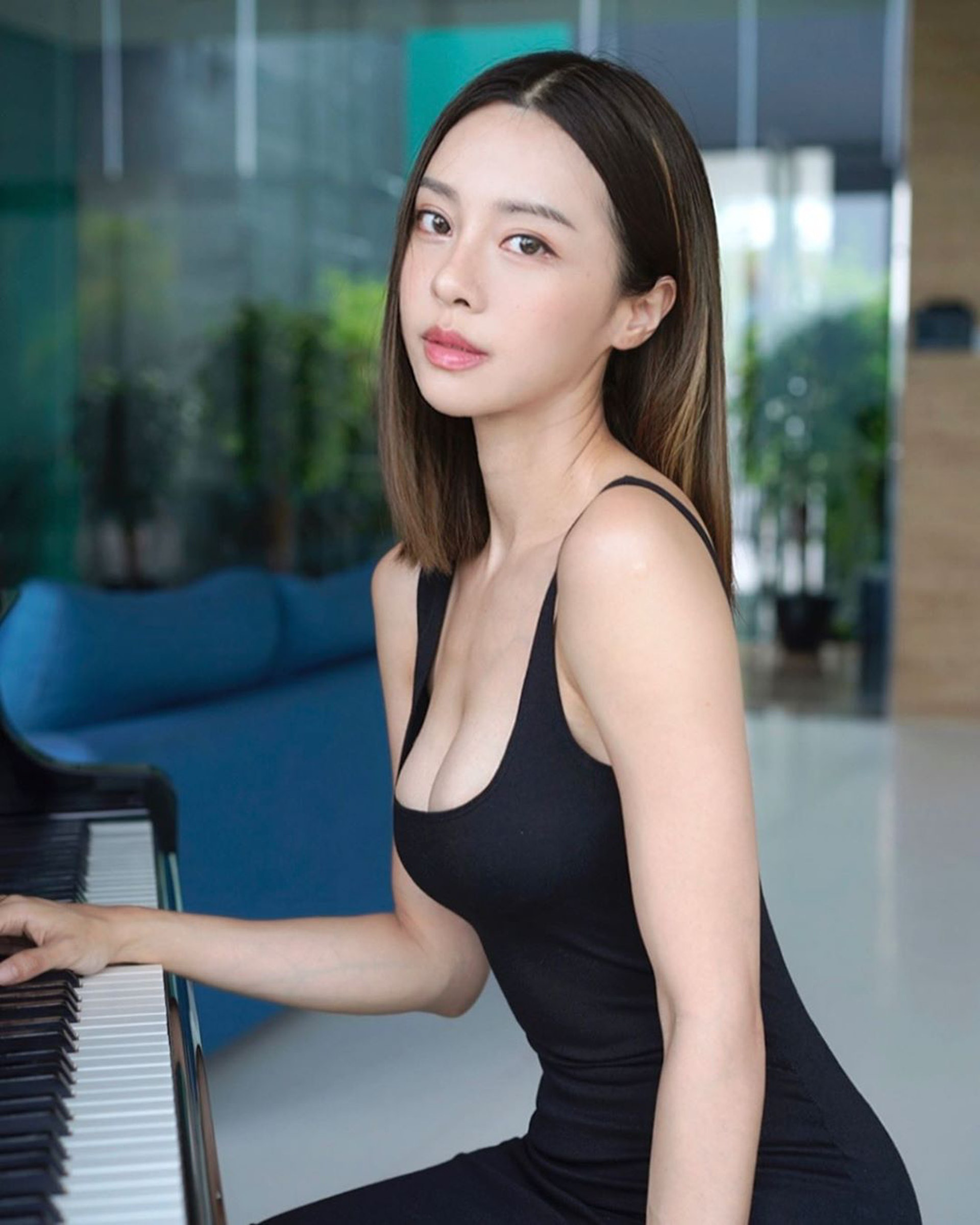 Nhan sắc bốc lửa của “nữ thần piano” gợi cảm nhất châu Á - Ảnh 1.