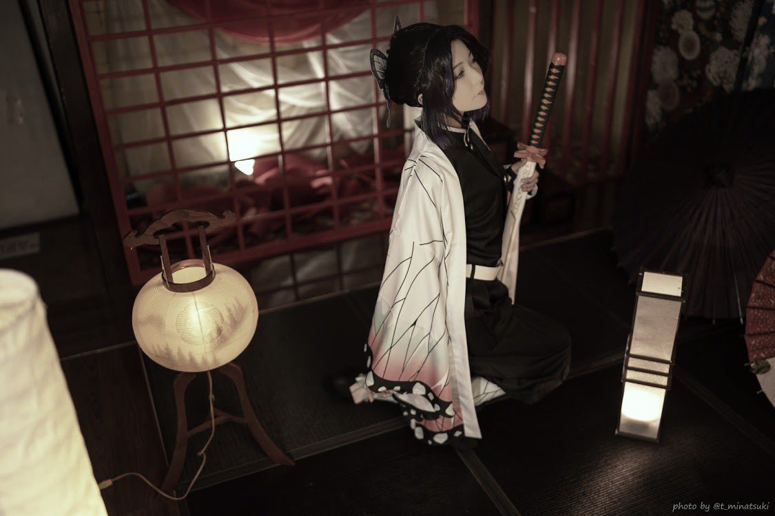 Ngắm loạt ảnh cosplay đẹp mắt của nữ thần 18  Yui Hatano vào vai Trùng Trụ trong Kimetsu no Yaiba - Ảnh 3.
