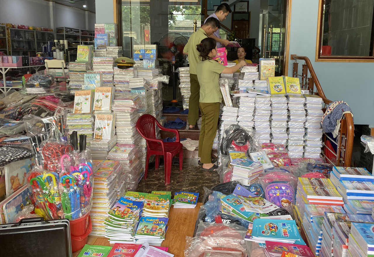 Tạm giữ gần 4.000 quyển sách giáo khoa có dấu hiệu giả mạo nhà xuất bản Giáo dục Việt Nam - Ảnh 5.